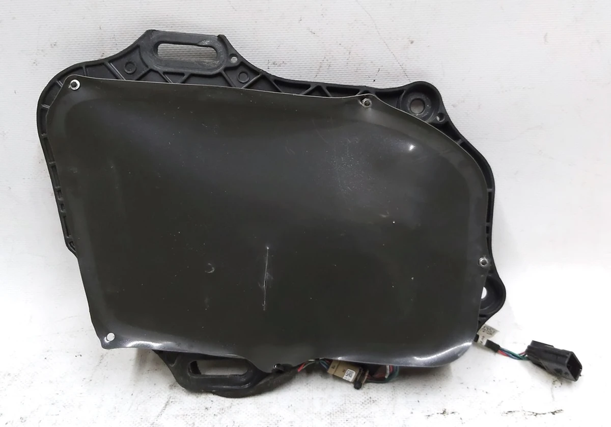 1 Механізм ручки зовнішньої задньої лівої GEN1 у зборі з хромом та внутрішньою пластиною Tesla model S 1135722-S0-A