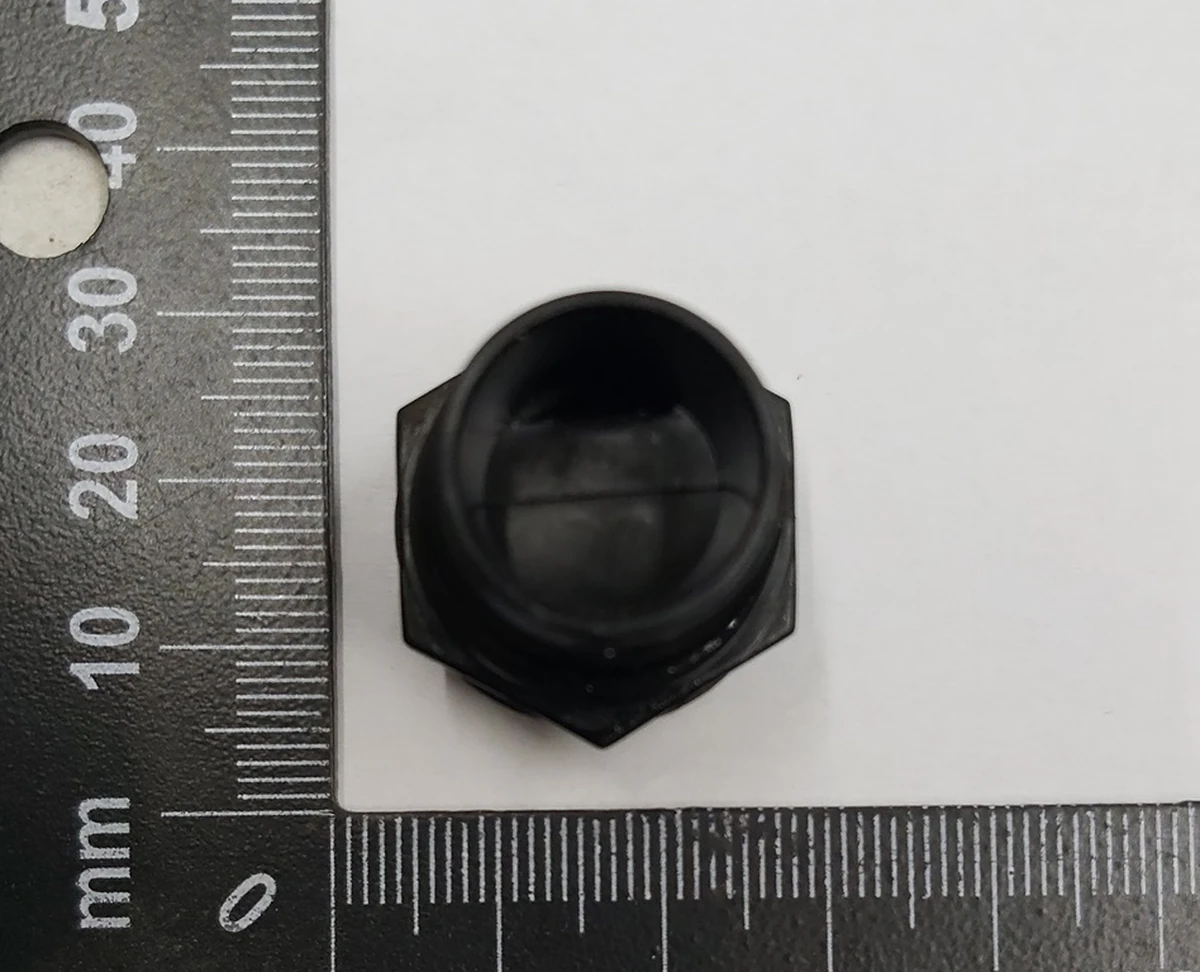 Сапун редуктора двигуна в зборі Tesla model S 1007399-00-A