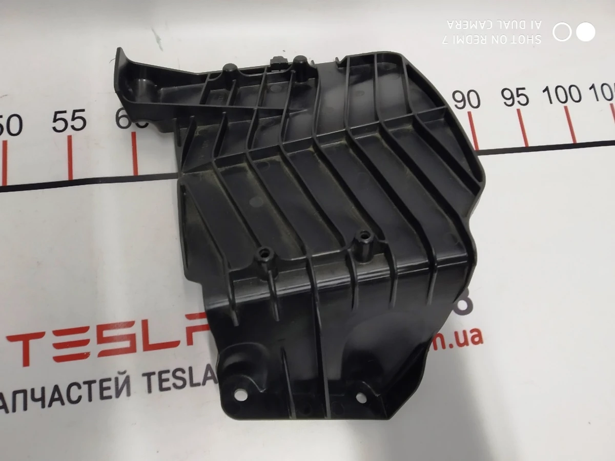 1 Кронштейн блока управления пневмоподвеской Tesla Model S, Model S REST 1007493-00-G