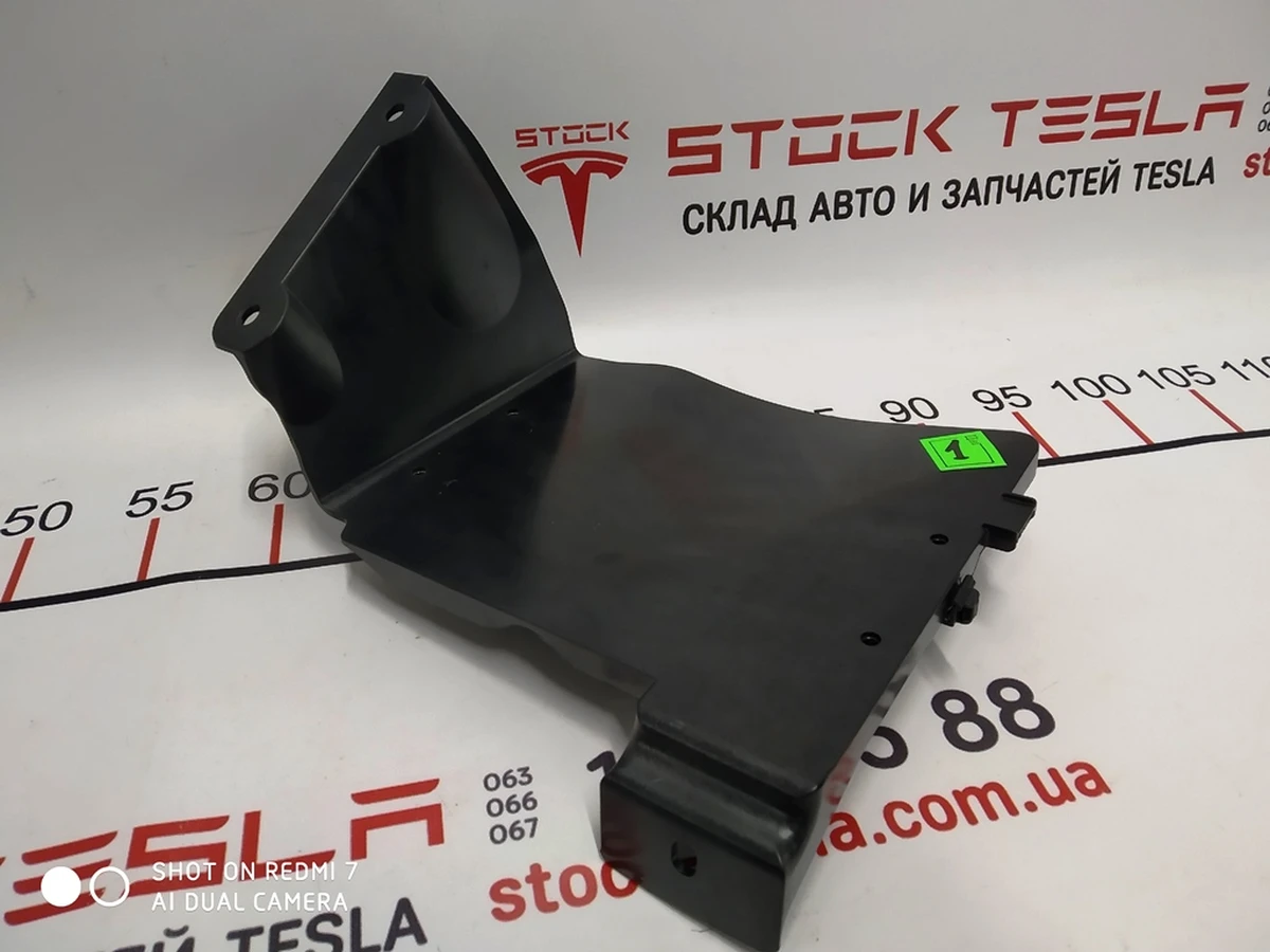 1 Кронштейн блока управления пневмоподвеской Tesla Model S, Model S REST 1007493-00-G