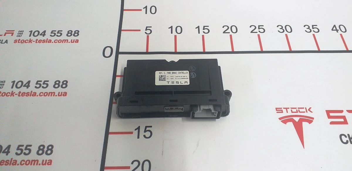 6 Блок контролю стоянкового гальма Tesla Model S, Model S REST, Model X 1007618-00-J