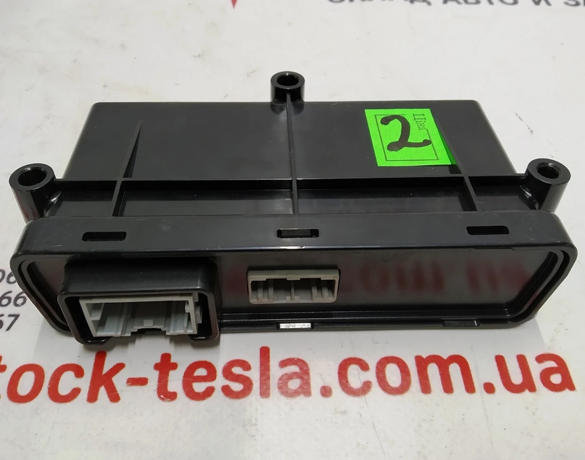 6 Блок контролю стоянкового гальма Tesla Model S, Model S REST, Model X 1007618-00-J