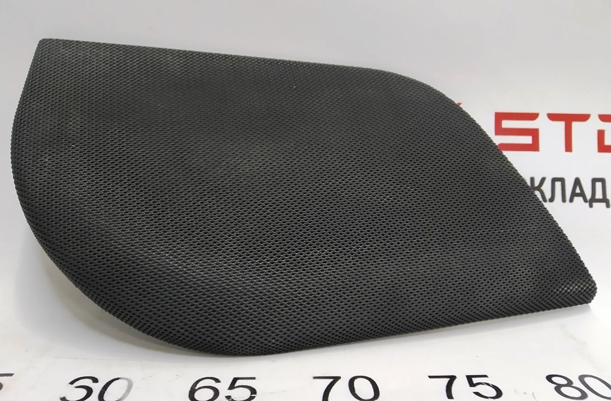 35 Декоративна накладка динаміка задніх правих дверей Tesla model S, model S REST 1007696-00-C