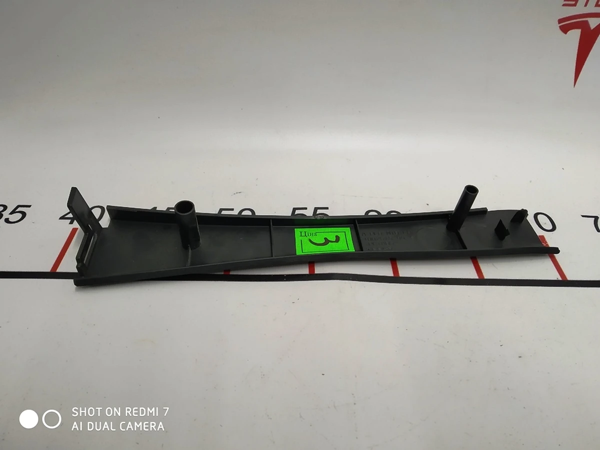 7 Накладка дверного отвору стійки А передні праві Tesla model S, model S REST 1007711-00-D