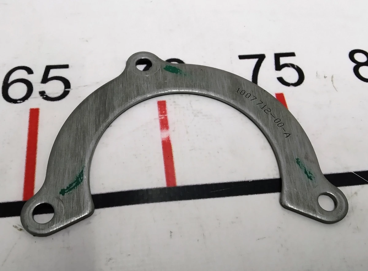 Пластина кріплення підшипника проміжного валу заднього двигуна Tesla Model S, Model S REST 1007704-00-A