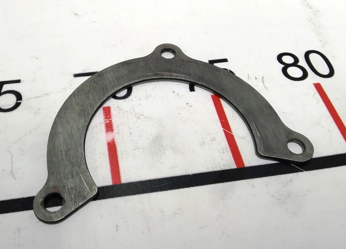 Пластина кріплення підшипника проміжного валу заднього двигуна Tesla Model S, Model S REST 1007704-00-A