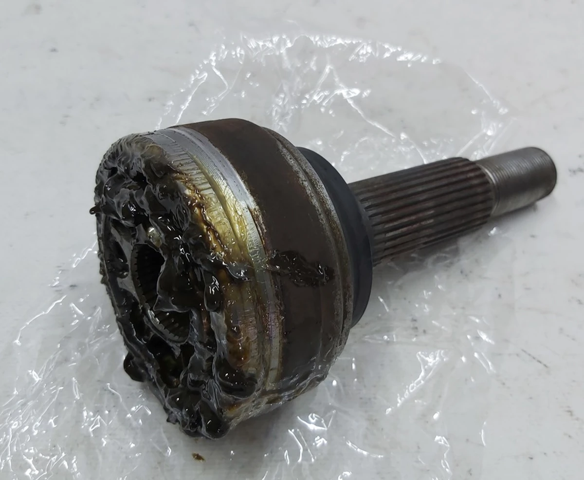 Шрус зовнішній приводного валу заднього в зборі Tesla model X S REST 1007719-01-A