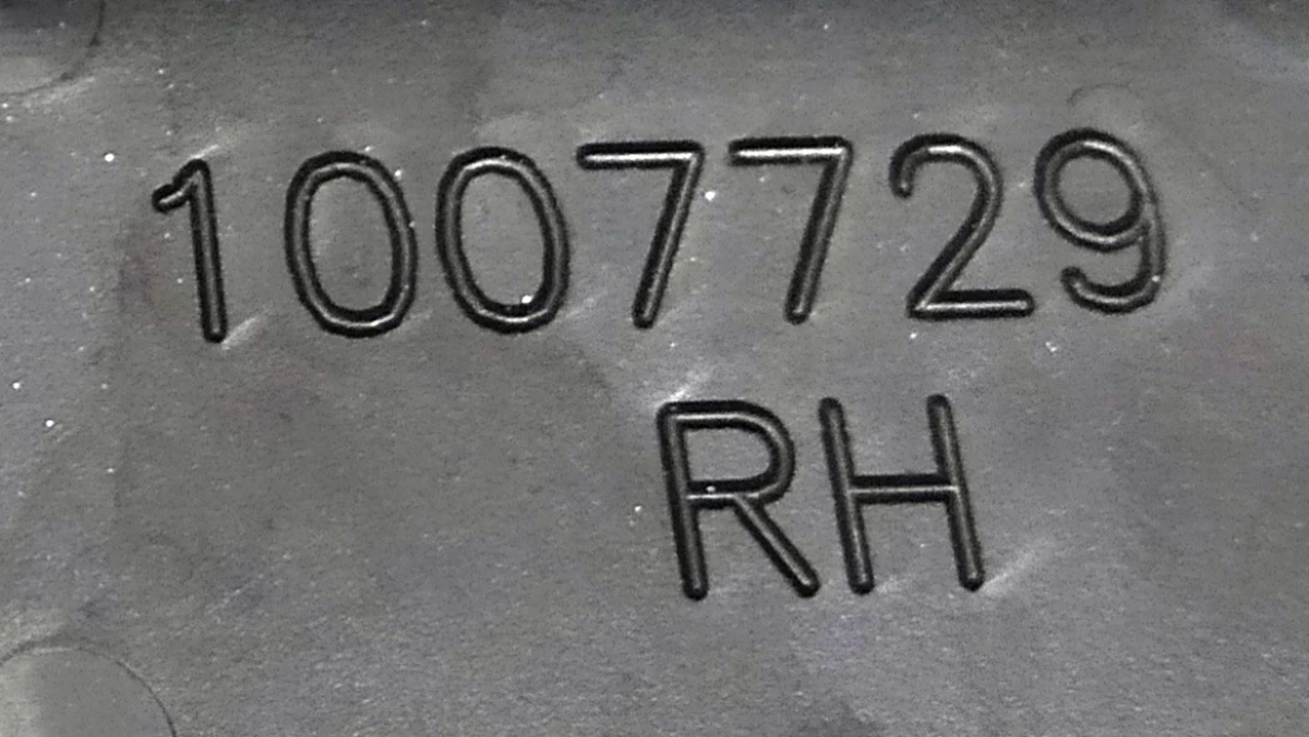 11 Пластина зовнішньої ручки дверей передньої/задньої права PBCW Tesla model S, model S REST 1007729-00-D