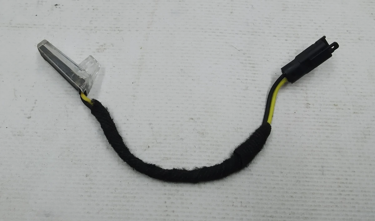 17 LED ASSEMBLY, DOOR HANDLE OUTER RIGHT GEN 1.0 Tesla model S 1007748-00-F