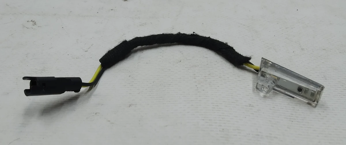 17 LED ASSEMBLY, DOOR HANDLE OUTER RIGHT GEN 1.0 Tesla model S 1007748-00-F