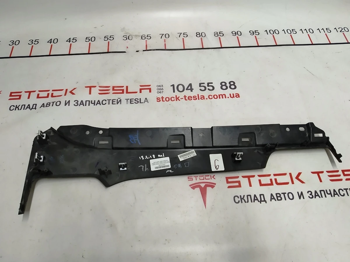 18 Декоративна накладка центральної панелі пасажирська FIGURED ASH MATA Tesla model S REST, Tesla model X 1004518-99-I