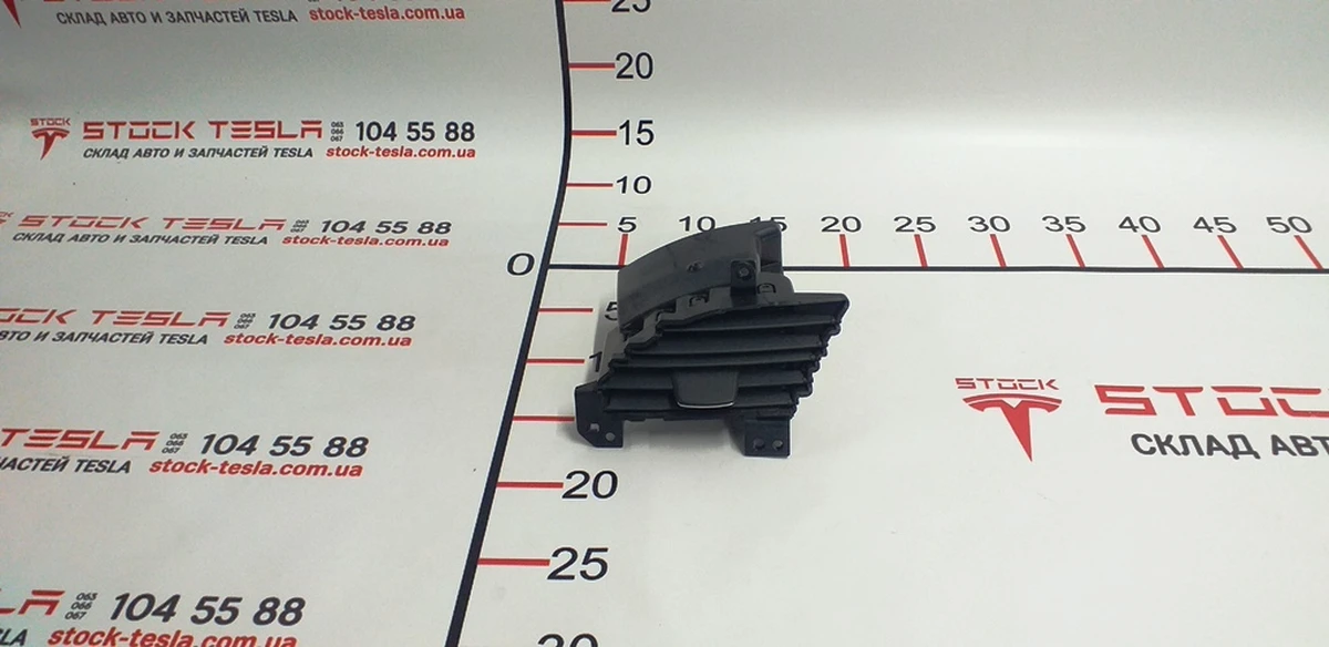 3 Повітропровід центральної панелі лівий водій Tesla model S, model S REST, model X 1096877-00-B