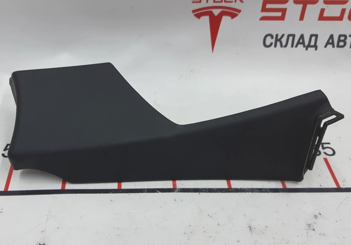 20 Накладка ременя безпеки стійки З лівою RBST MAMTH V Tesla model S 1024730-00-B