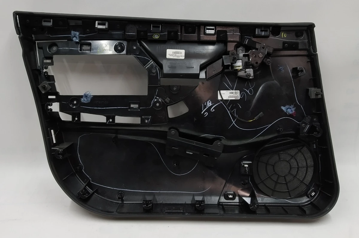 3 Карта двери передней правой в сборе NO ADPT LTHR BLACK (не комплектная) Tesla model S, model S REST 1007936-22-M