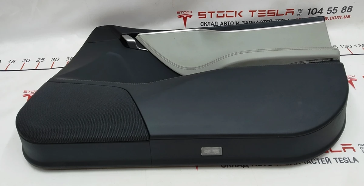 3 Front Right Door Map Assembly NO ADPT PUR/PVC BLACK/GREY Tesla model S, model S REST 1007936-24-M