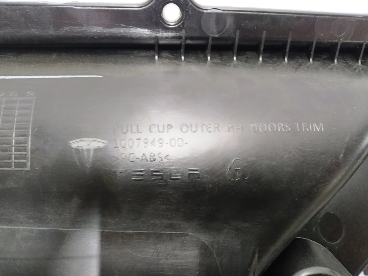 4 Накладка ручки карти передніх/задніх лівих дверей (внутрішній) Tesla model S, model S REST 1007949-00-L