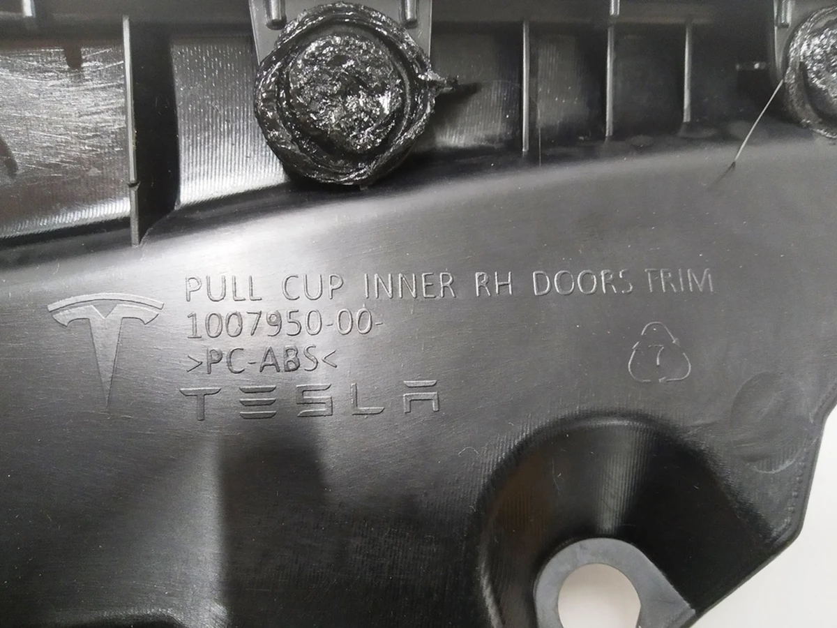 2 Molding aluminum card door front left Tesla model S, model S REST 1051387-00-A