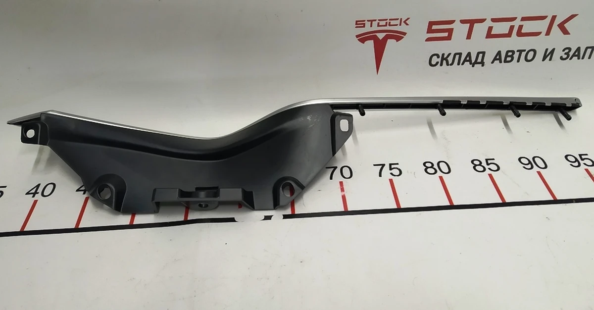 3 Molding aluminum door card rear left Tesla model S, model S REST 1051389-00-A