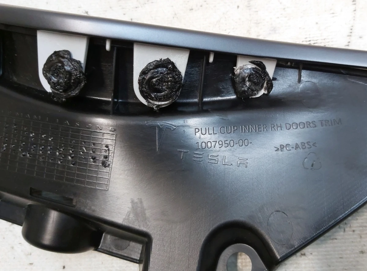 3 Молдинг GRAPHITE карты двери задней правой Tesla model S, model S REST 1051389-02-A