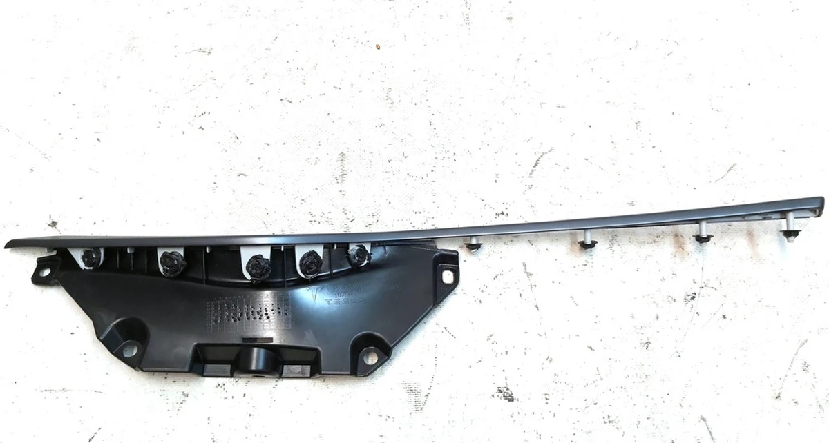 3 Молдинг GRAPHITE карты двери задней правой Tesla model S, model S REST 1051389-02-A