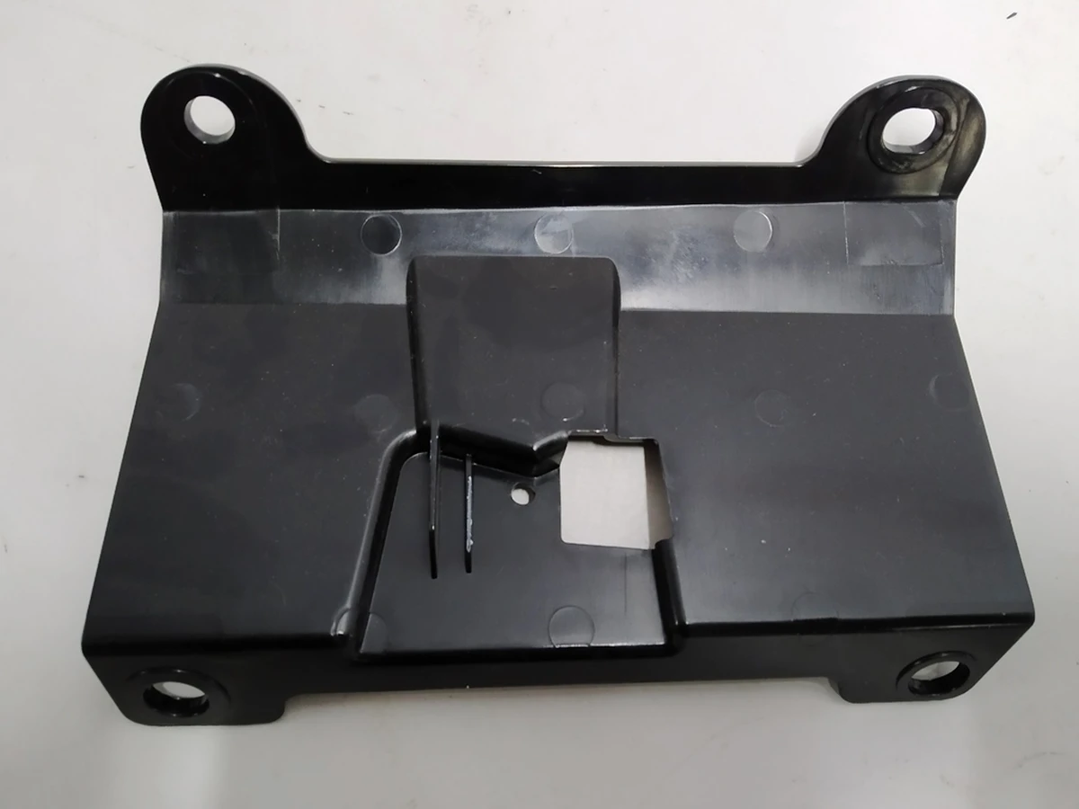 Кронштейн крепления блока управления стеклопод. и зеркалами двери передней правой Tesla model S 1007963-00-C