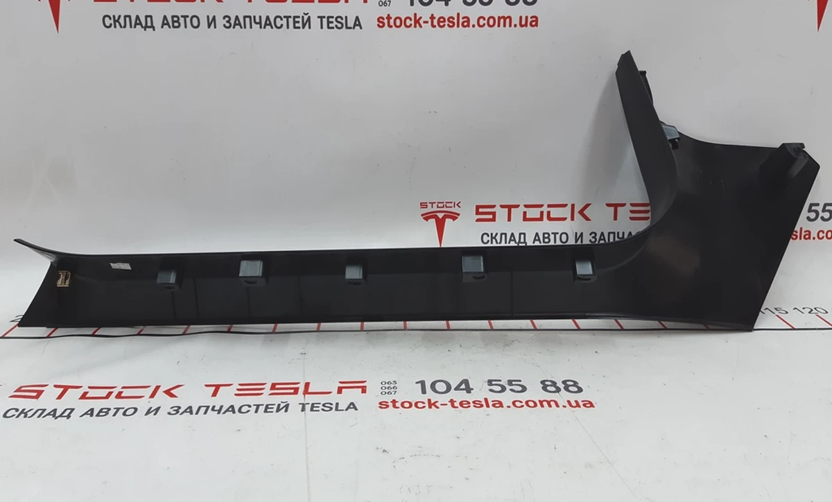 Облицювання порогу стійки А нижня права Tesla model S 1010669-00-F
