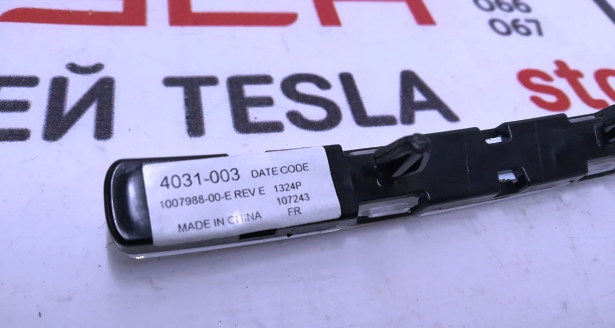 26 Підсвічування карти дверей задньої лівої Tesla model S, model S REST 1007988-00-F