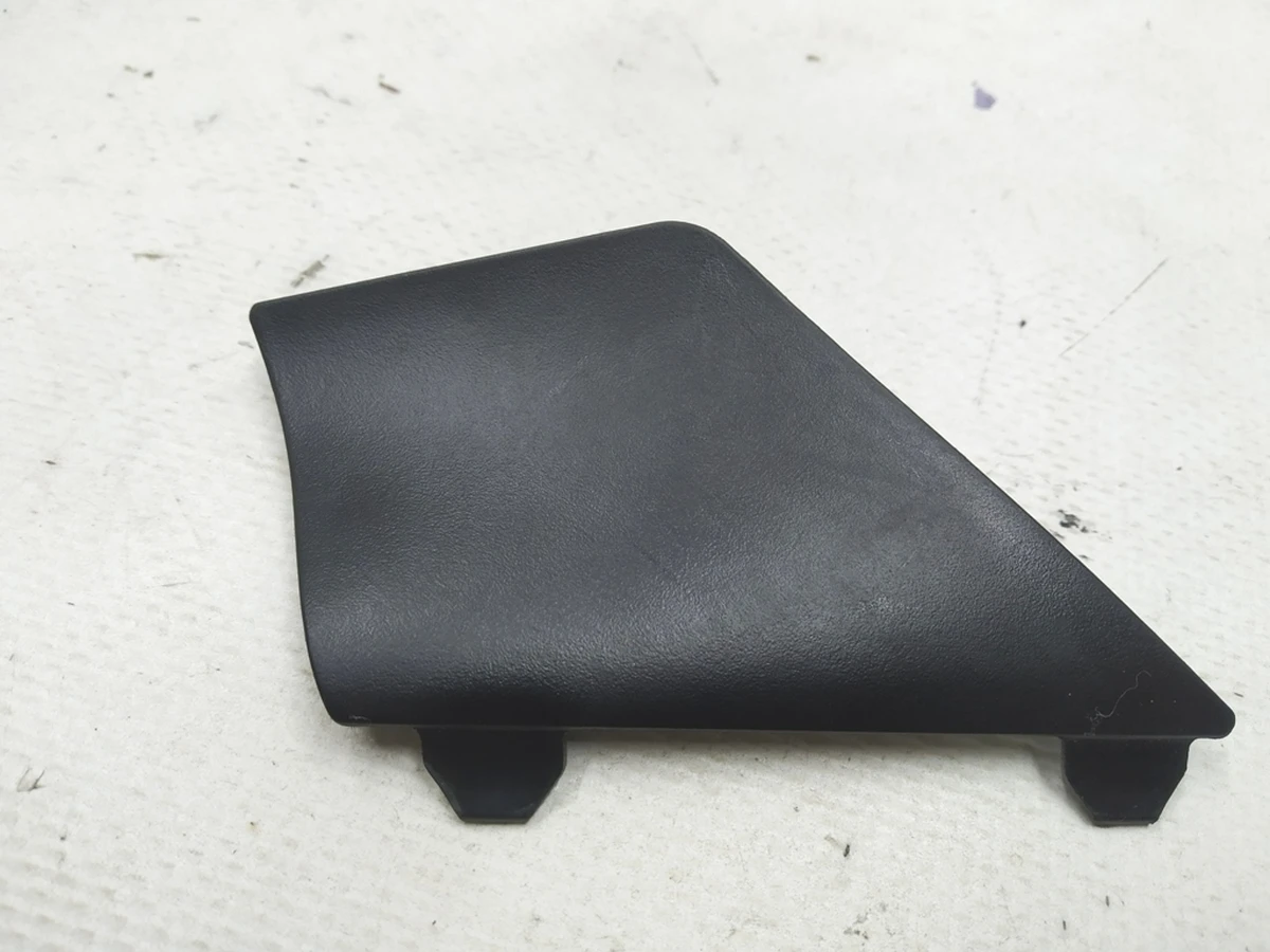 12 Заглушка дверний карти під ручкою задня ліва Tesla model S, model S REST 1007998-00-E 12 Заглушка дверний карти під ручкою задня ліва Tesla model S, model S REST 1007998-00-E