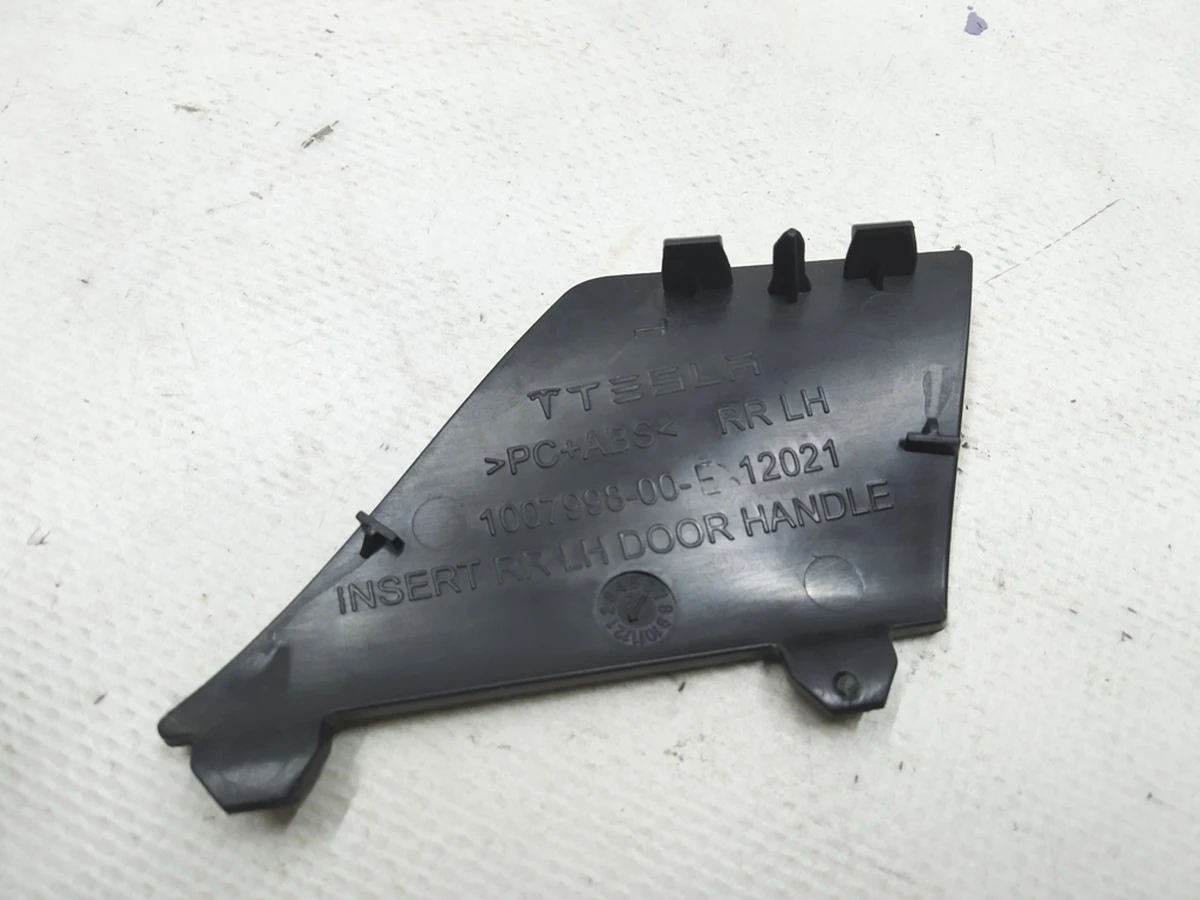 12 Заглушка дверний карти під ручкою задня ліва Tesla model S, model S REST 1007998-00-E