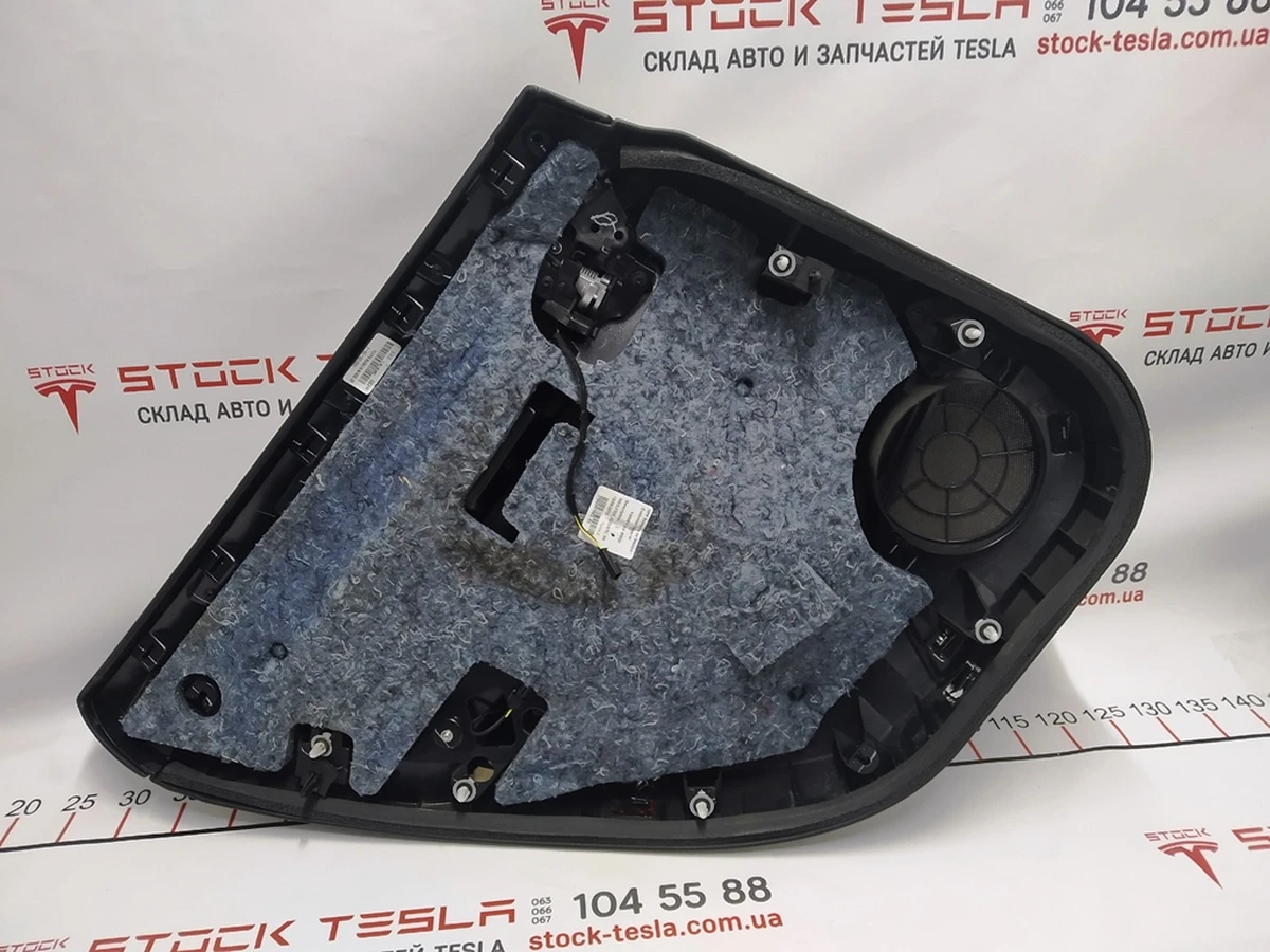 4 Rear right door card assembly PUR/PUR BLACK/TAN PREMIUM Tesla model S, model S REST 1008105-12-L