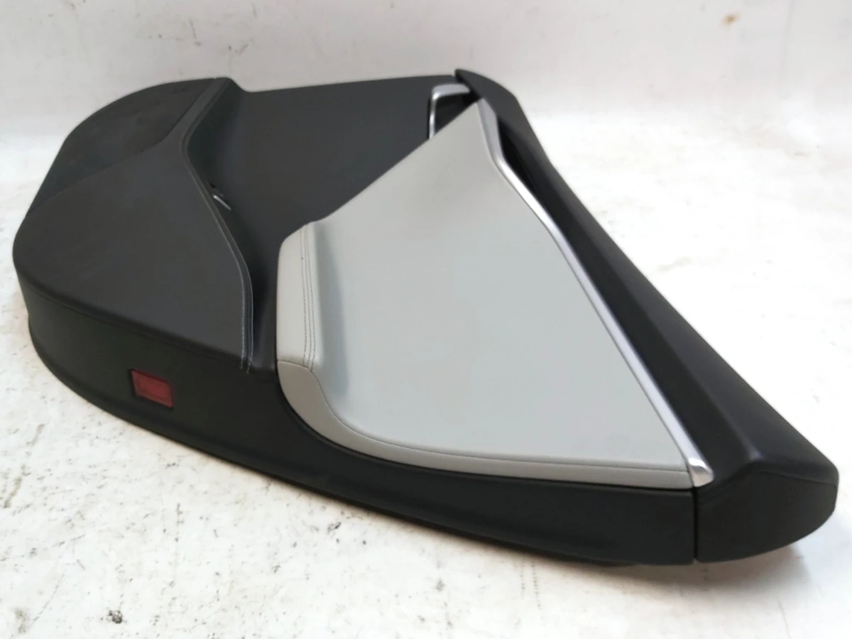 4 DR RR RH PUR/PVC BLACK/GREY damaged Tesla model S, model S REST 1008105-13-L