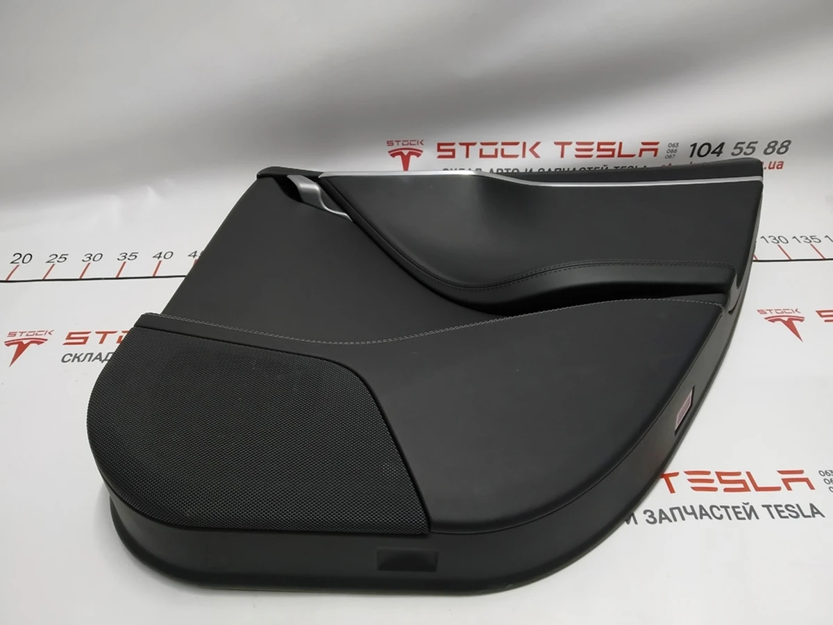 4 Карта двері задньої правої в зборі PURB / PVCB / PVCB BLACK Tesla Model S, Model S REST 1008105-11-L