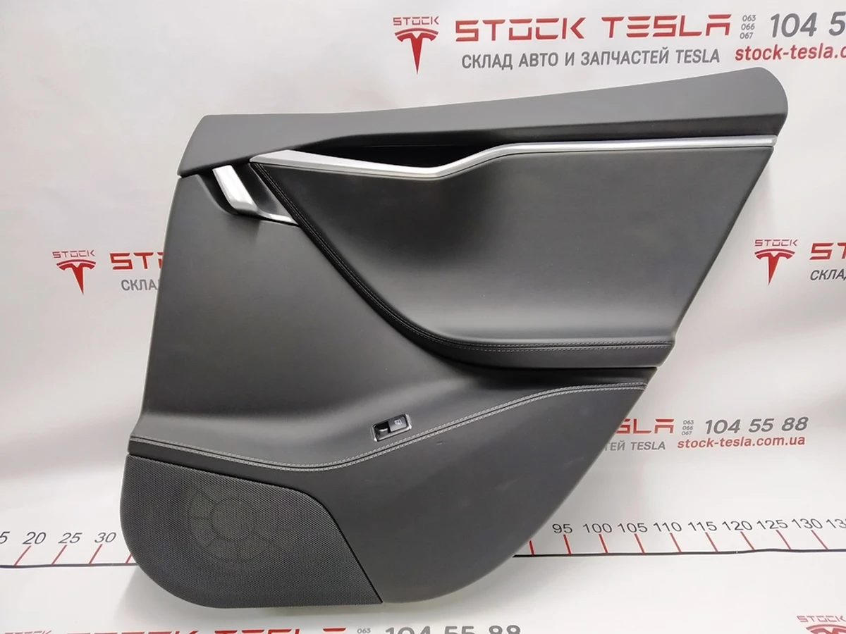 4 Карта двері задньої правої в зборі PURB / PVCB / PVCB BLACK Tesla Model S, Model S REST 1008105-11-L