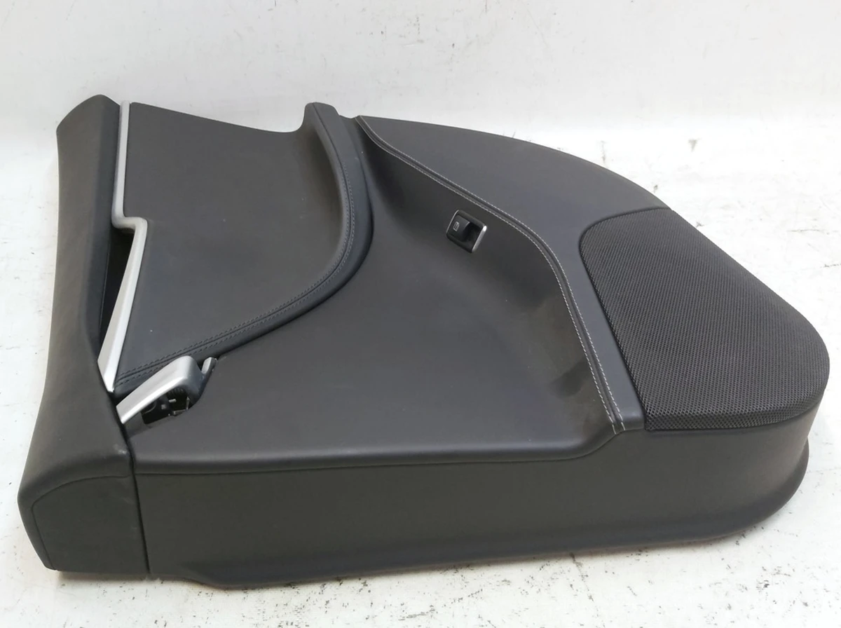 4 Карта дверей задньої правої у зборі LTHRA/LTHRA/PVCB BLACK з пошкодженням Tesla model S, model S REST 1008105-14-L