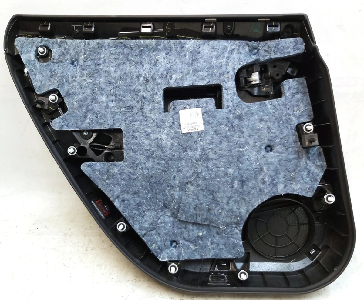 4 DR RR RH PURB/G/PUR13/PVCB CREAM PREM without molding (damaged) Tesla model S REST 1008105-52-L