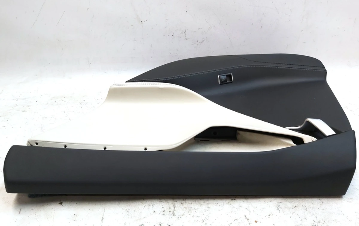 4 DR RR RH PURB/G/PUR13/PVCB CREAM PREM without molding (damaged) Tesla model S REST 1008105-52-L