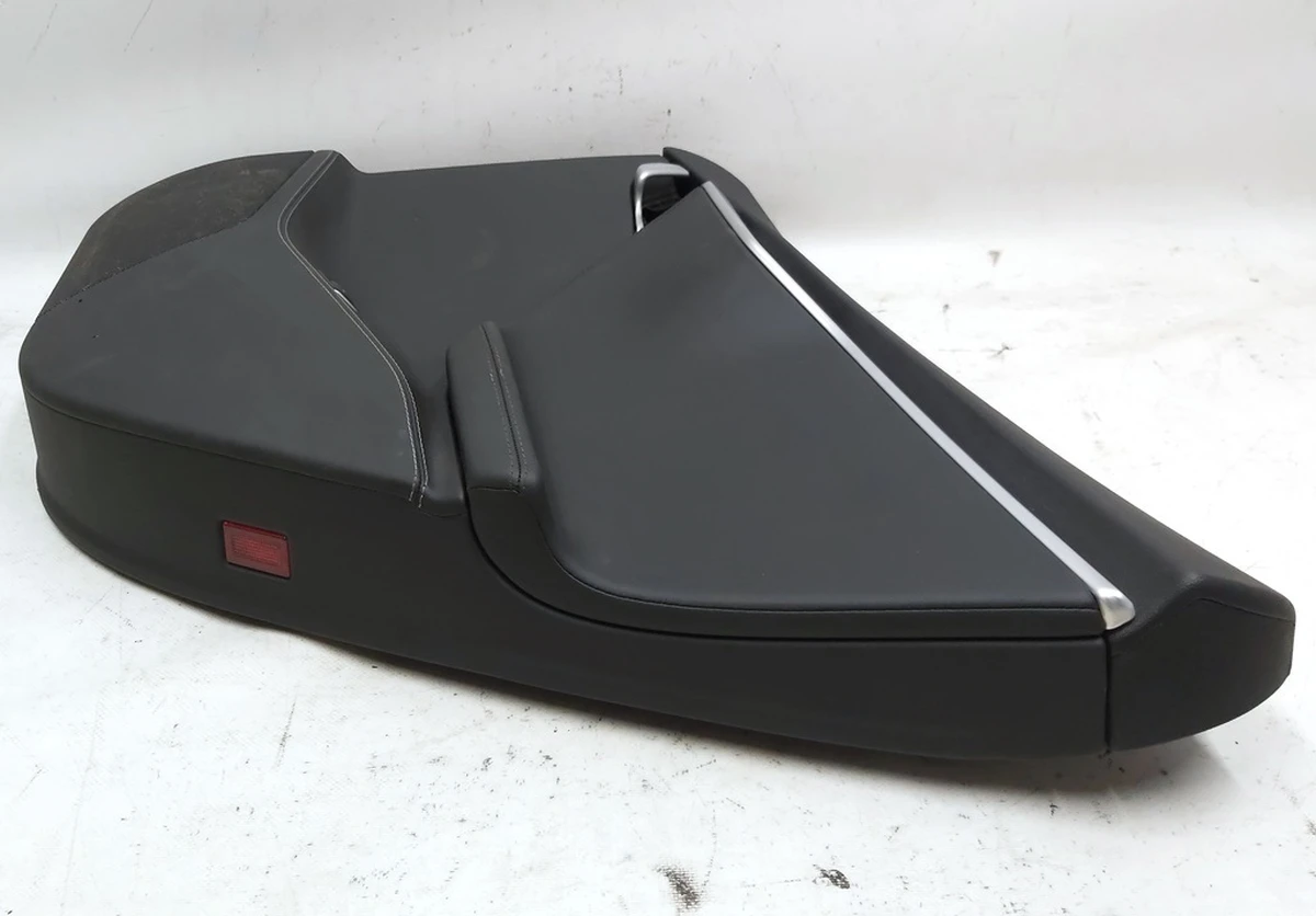 4 DR RR RH PURB/PVCB/PVCB BLACK NO ADPT damaged Tesla model S, model S REST 1008105-00-L