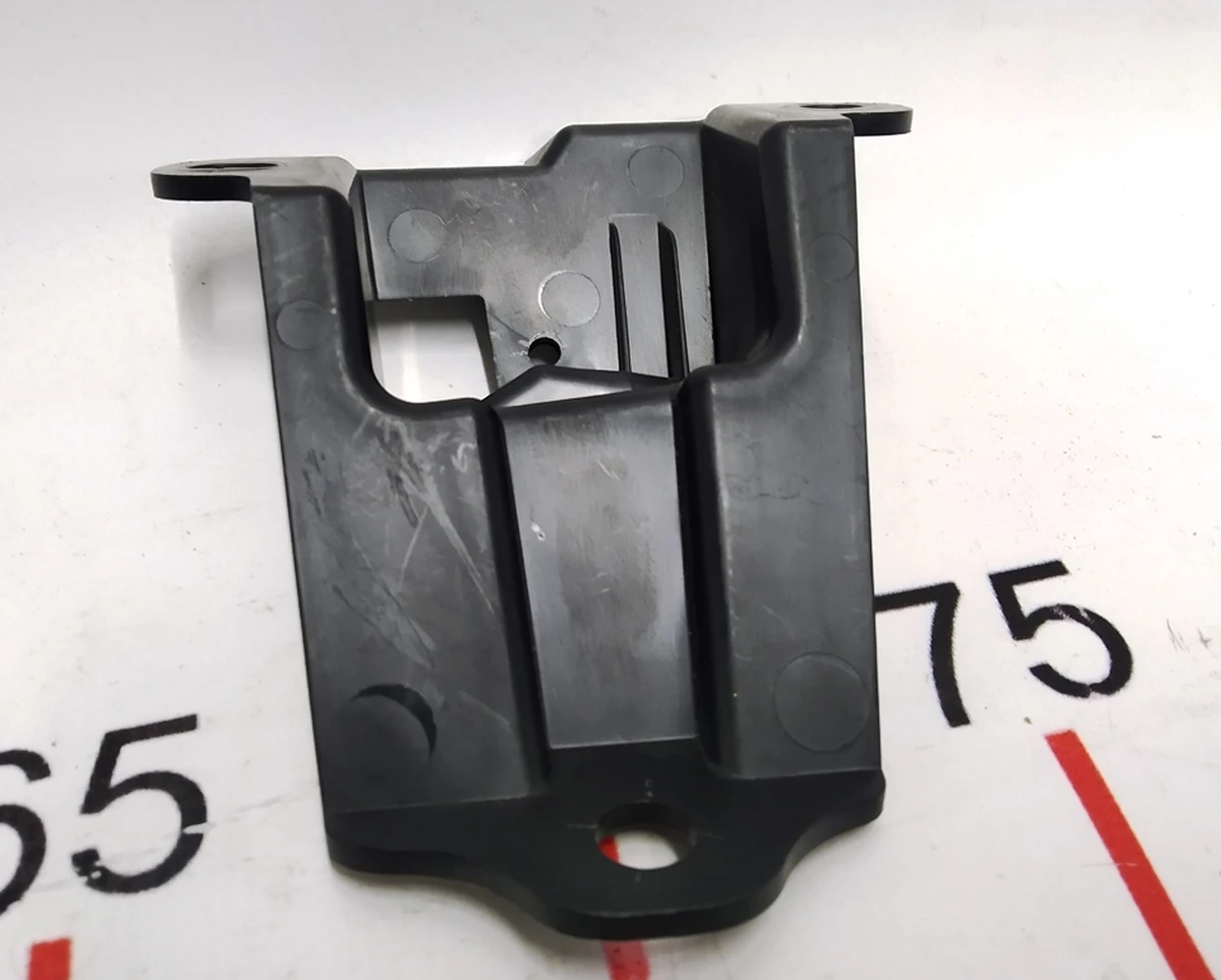 Кронштейн кріплення кнопки склопідйомника двері задньої правої Tesla model S, model S REST 1008114-00-C