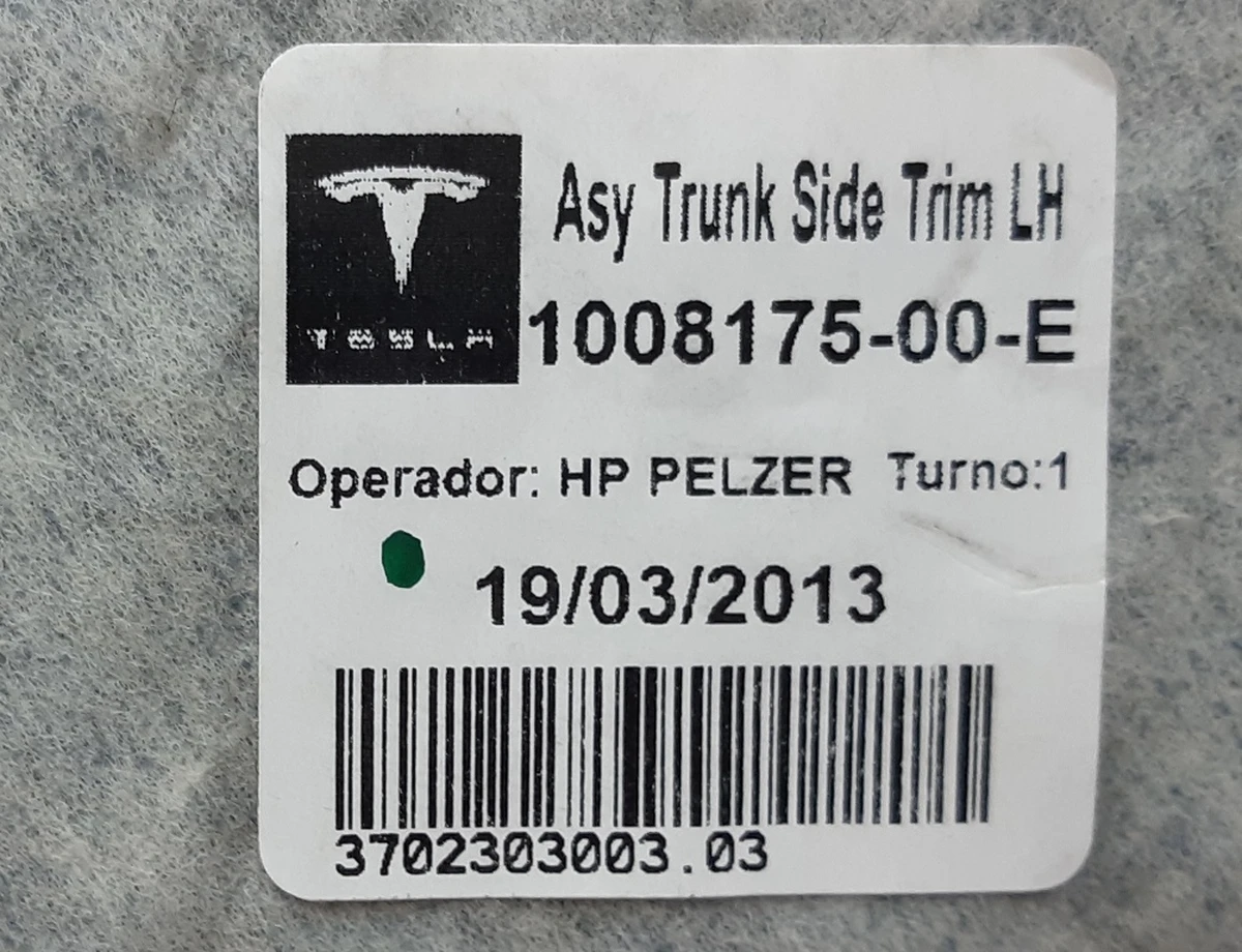 2 Отделка багажника боковая левая без лампы Tesla model S, model S REST 1025978-00-C