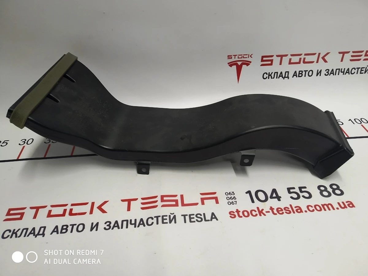 Повітропровід центральної консолі задній Tesla model S, model S REST 1008221-00-D