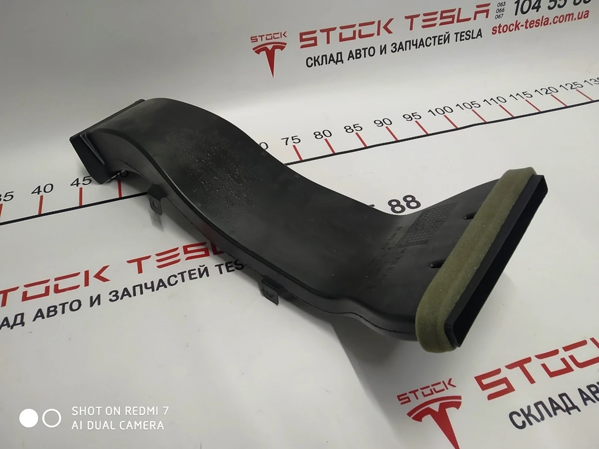 Повітропровід центральної консолі задній Tesla model S, model S REST 1008221-00-D