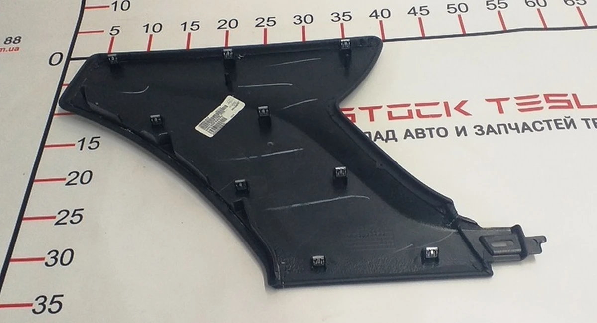 7 Облицювання центральної консолі задня ліва Tesla model S, model S REST 1008224-02-G