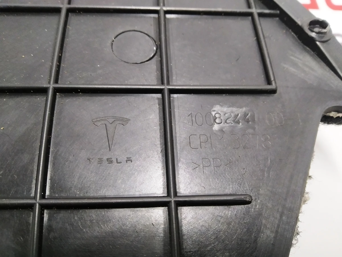 6 Center console trim right front Tesla model S REST 1008244-01-I