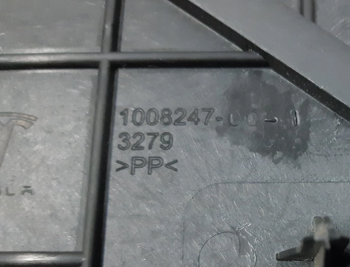 5 Center console trim left front light Tesla model S REST 1008247-01-I