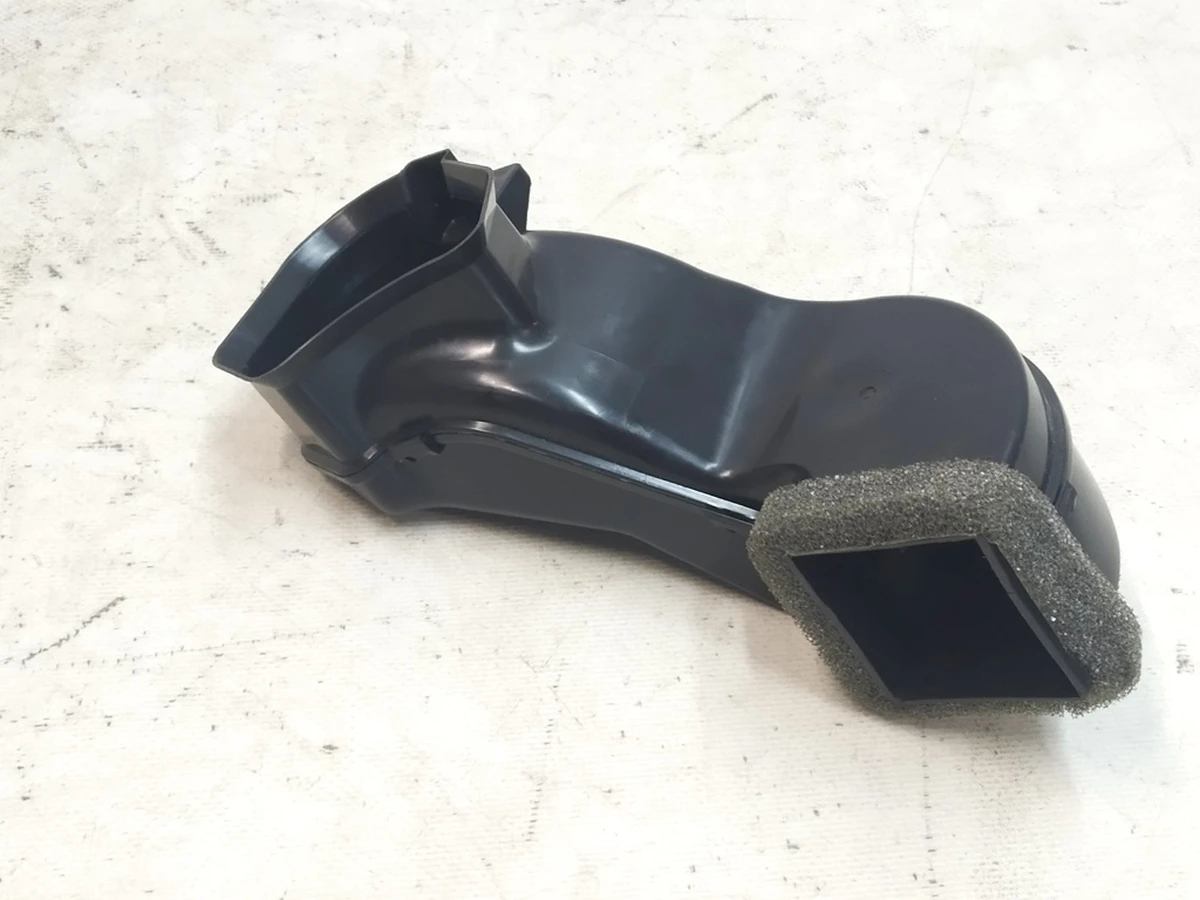 1 Повітропровід центральної панелі верхній (на скло DEFROST) без термодатчика Tesla Model S, Model S REST, Model X 1008282-00