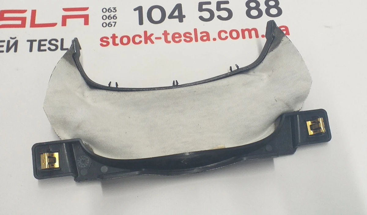 19 Накладка декоративная рулевой колонки Tesla Model S, Model S REST, Model X 1008303-01-E