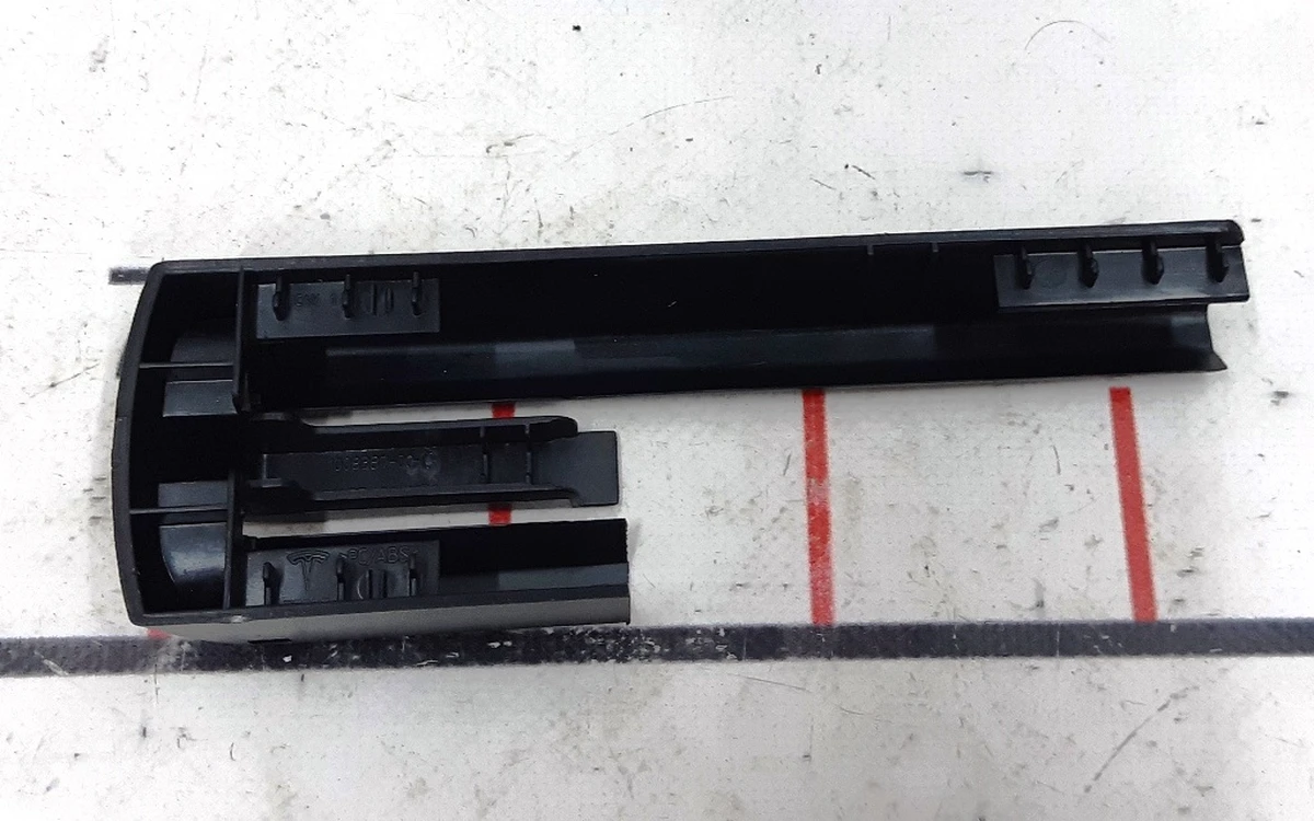 1 Заглушка санки передня ліва Tesla model S, model S REST 1031675-00-A