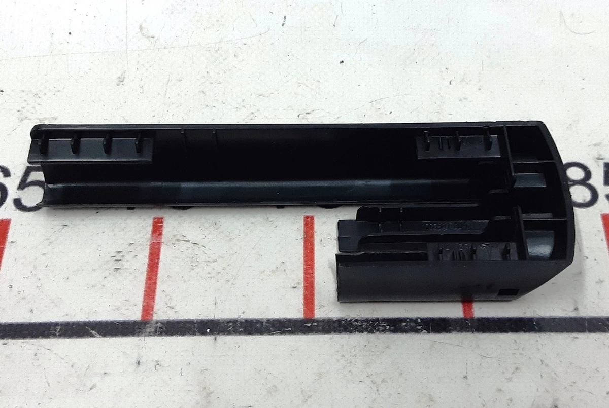 2 Заглушка салазки сиденья передняя правая Tesla model S, model S REST 1031676-00-A