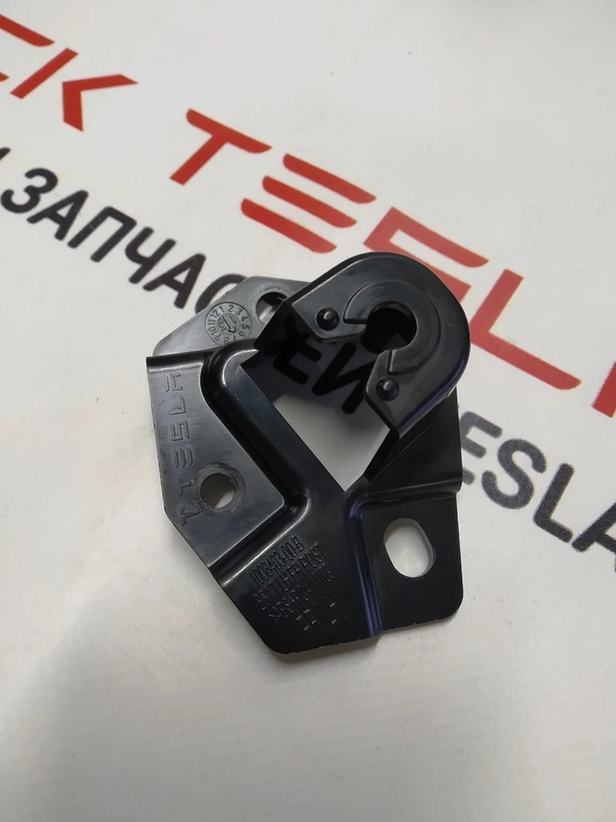 Front left door card bracket Tesla model S 1008403-00-B