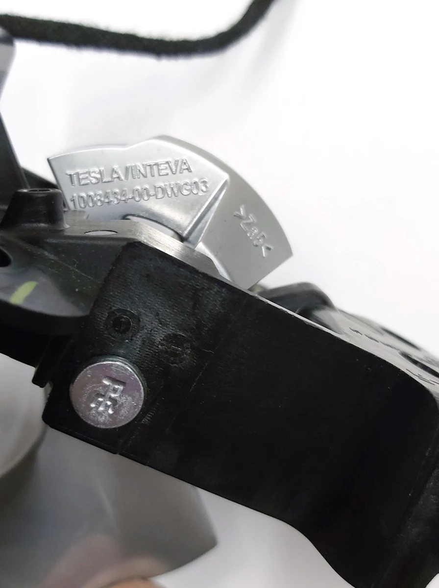 11 DOOR OPENER ASSEMBLY - LEFT REAR with bracket damage Tesla model S, model S REST 6007505-00-F